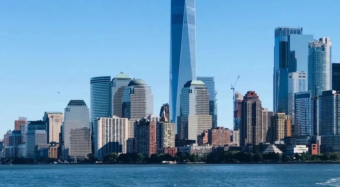 居然有82万人一边拿中国护照，一边拿美国绿卡！